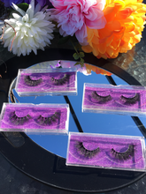 Load image into Gallery viewer, Medusa 3D Mink Eyelashes | Thee Finesse Queen
